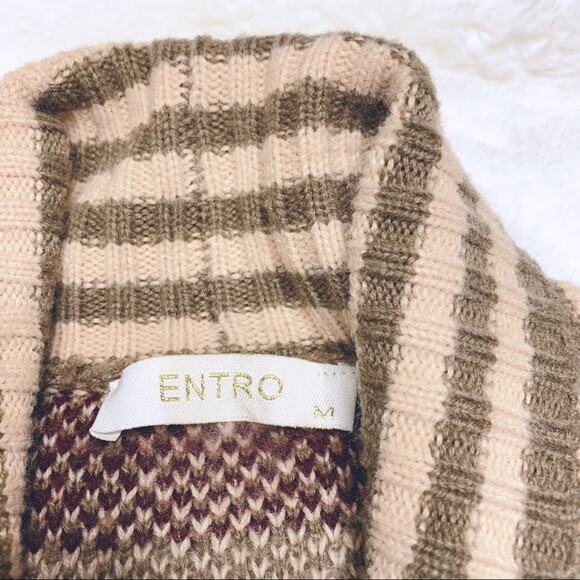 ENTRO Aztec Print Boho Tan Long Cardigan Sweater size Medium - Picture 8 of 9